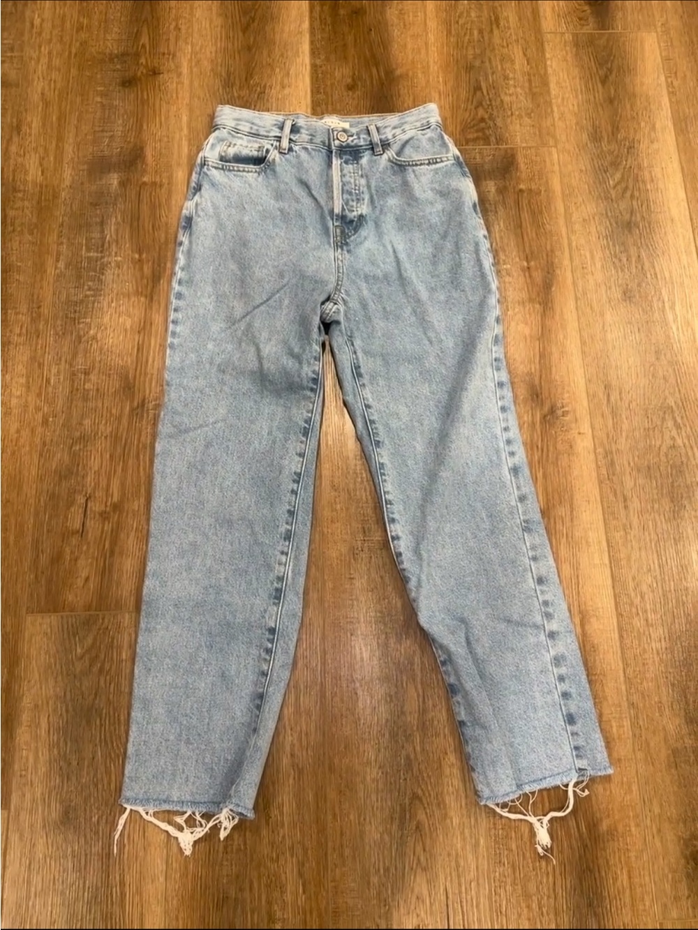PacSun light wash high-waisted straight-leg jeans